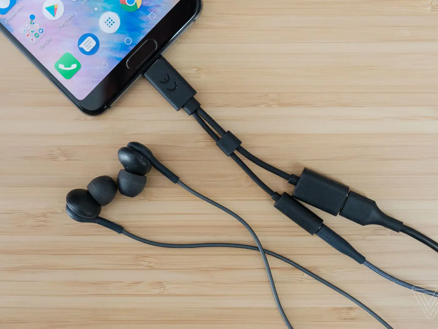 هندزفری USB-C چیست ؟ بررسی هندزفری تایپ C | مزایا هندزفری Type-C